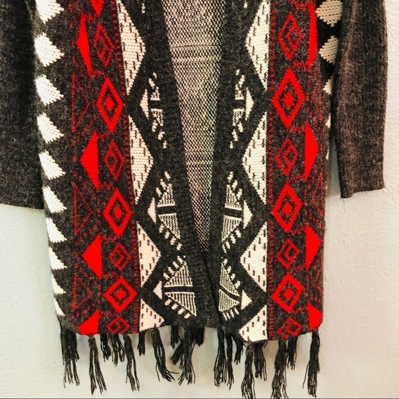 Kate Collection red gray Aztec pattern cardigan - Picture 3 of 8